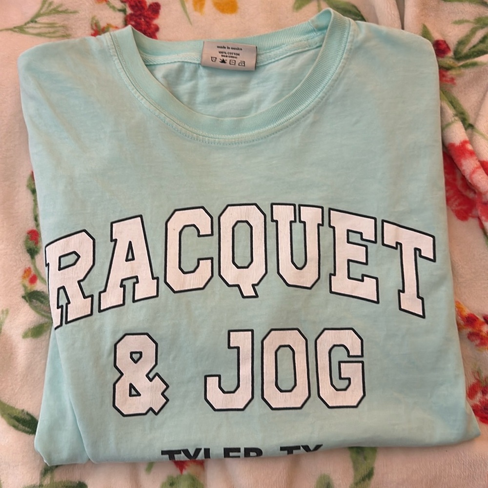 Women’s racquet and jog T-shirt